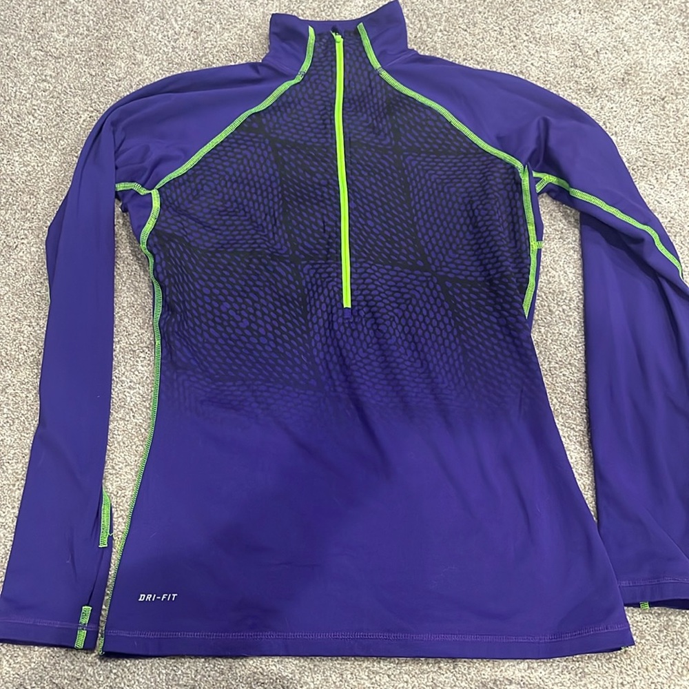 Nike pro M